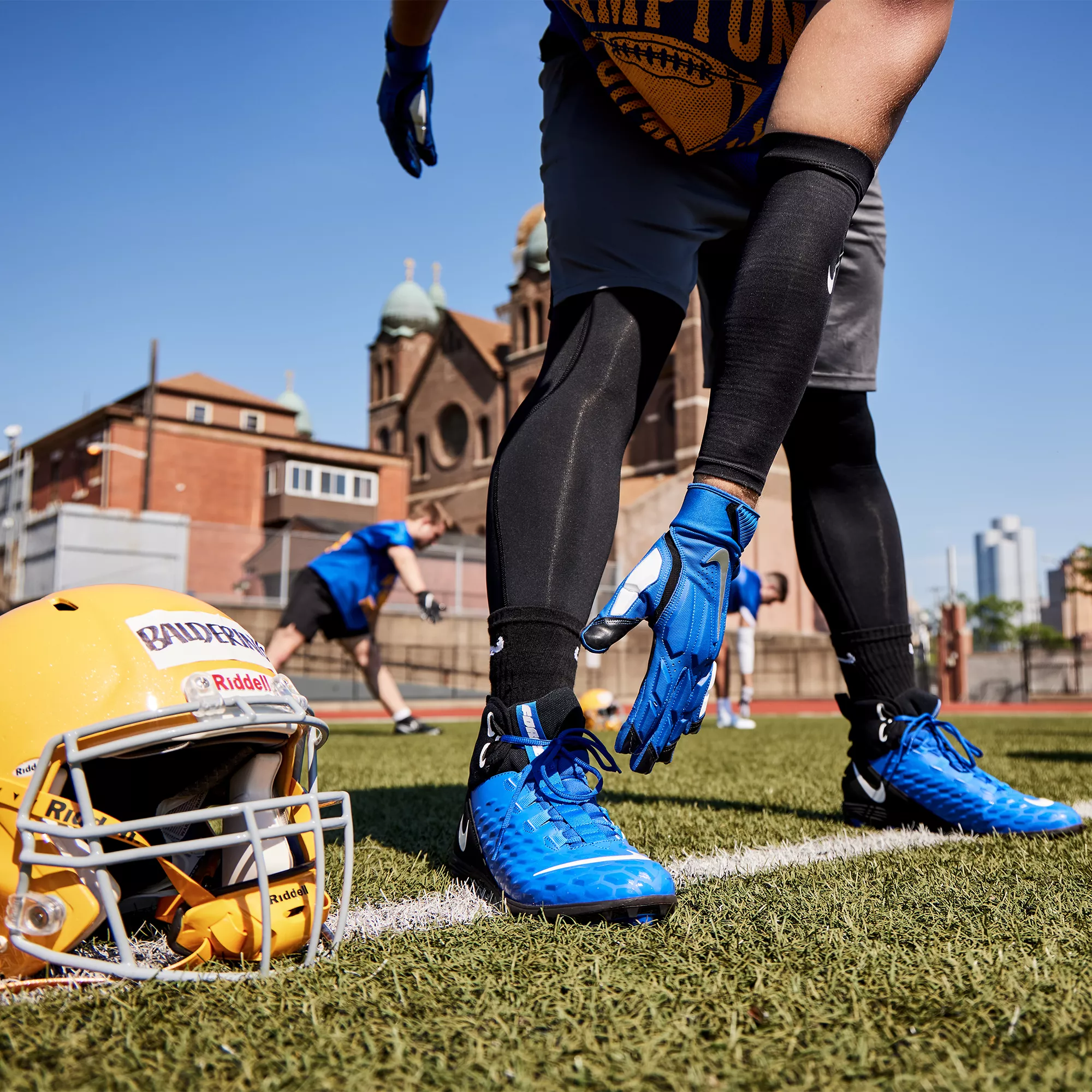 Nike Pro Adult Dri-FIT 4.0 Shivers - Image 2